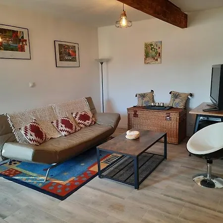 Maison Cosy Et Piscine Dans Un Ecrin De Verdure *